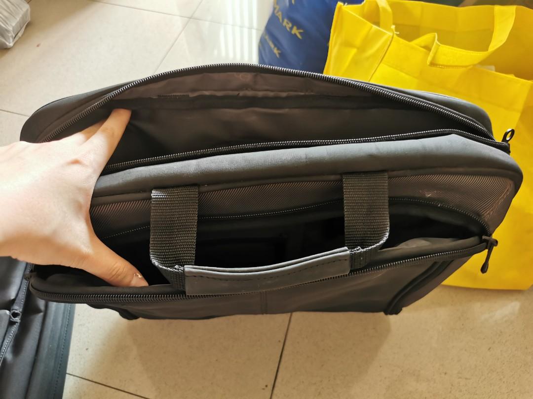 Acer Laptop Bag (Category: Laptop Bags & Sleeves) located in Manila. Submitted by angelcru8 (Listing ID 1128768275, Image 2). Description: .