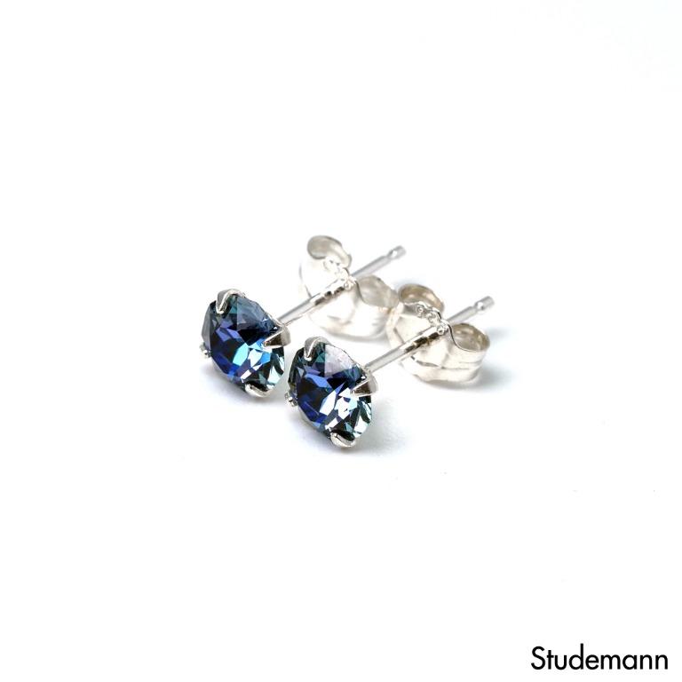 Glass earrings studs top