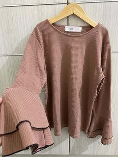 (Kategori: ) berada di . Dikirim oleh hygge.secondstuff (ID iklan 1128798050, Gambar 1). Deskripsi: .
