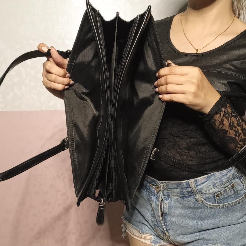 Atelier Sab Document Bag (Category: Shoulder Bags) located in Muntinlupa City. Submitted by imarci (Listing ID 1128705550, Image 3). Description: BRAND: Atelier Sab Color: Leather Black Design: Document Bag / Hand Bag, With 3 compartments, zipper closure in the middle compartment. Fabric/Materials: Genuine Leather Condition: 10/ 10 EXCELLENT CONDITION JAPAN / UK QUALITY ✨ Price : Php 500 Super tibay nito, daming lalagyan sa loob, may lalagyan din
