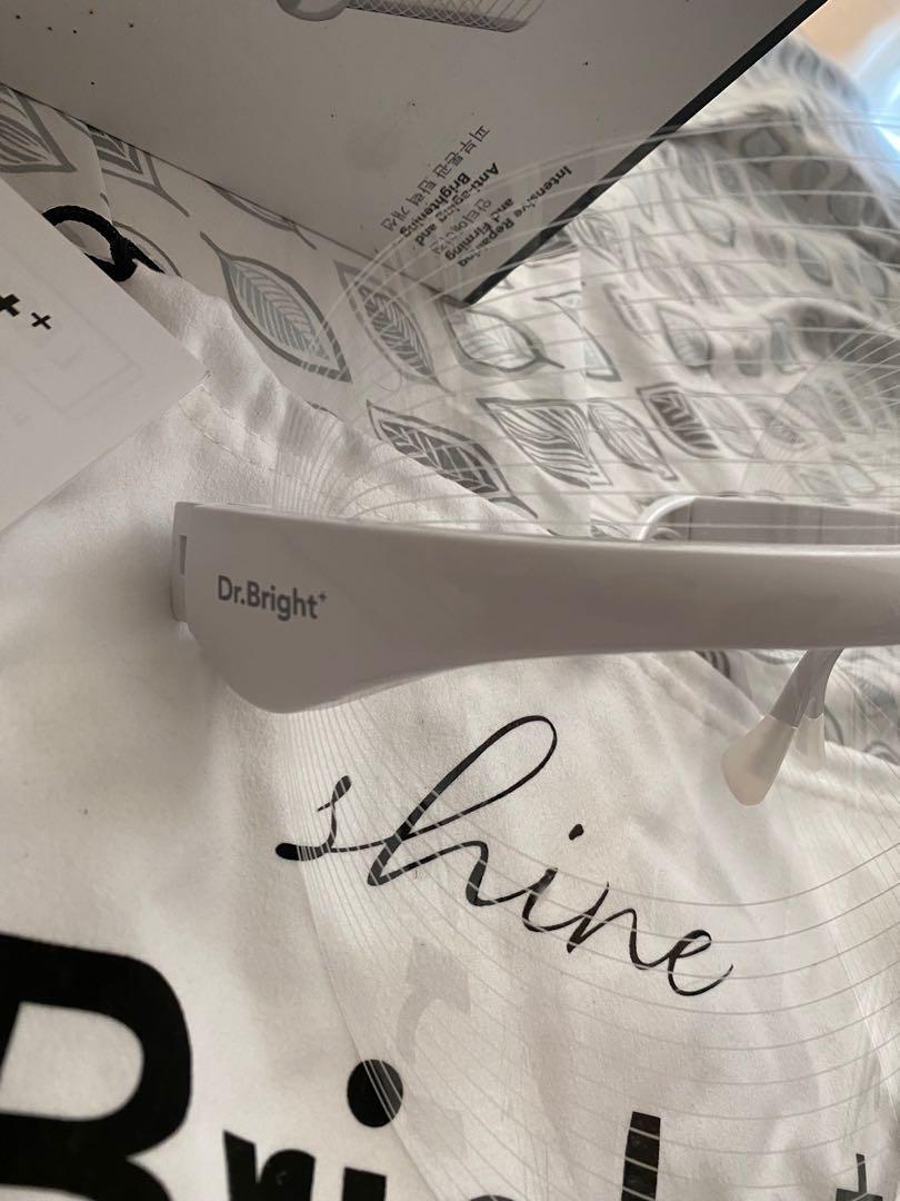 Dr. Bright Light Shield (Category: Face Care) located in Makati City. Submitted by margaja16 (Listing ID 1128836146, Image 2). Description: Given to me but box has stains from storage. Dust bag and item are all okay. Original Price is at P2850..