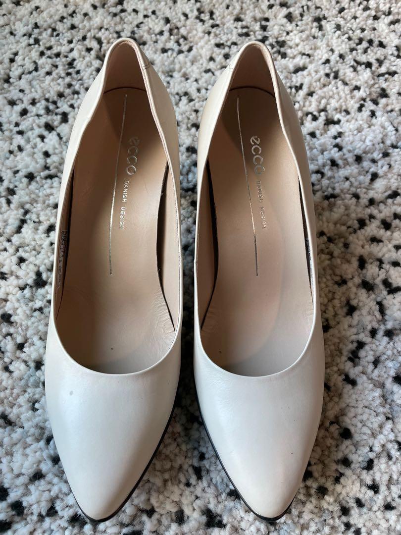 is the asics gel kayano a stability shoe