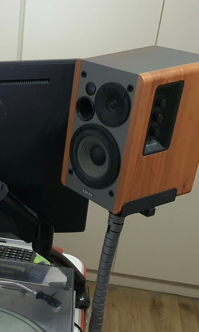 Edifier R1280DB active monitor speakers 