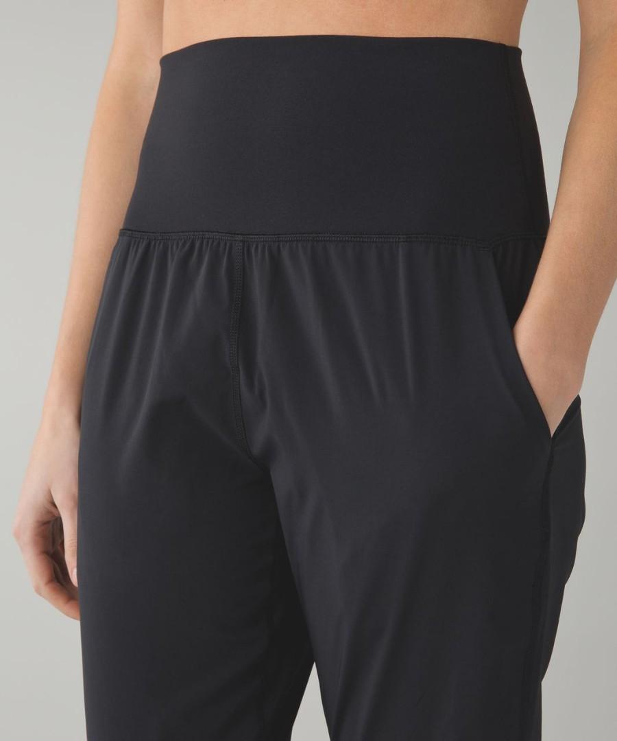 Lululemon Brand New Base Pace High-Rise Crop 21”