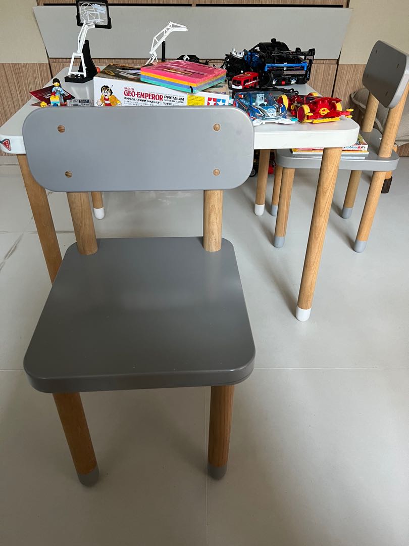 Flexa table and chairs shop