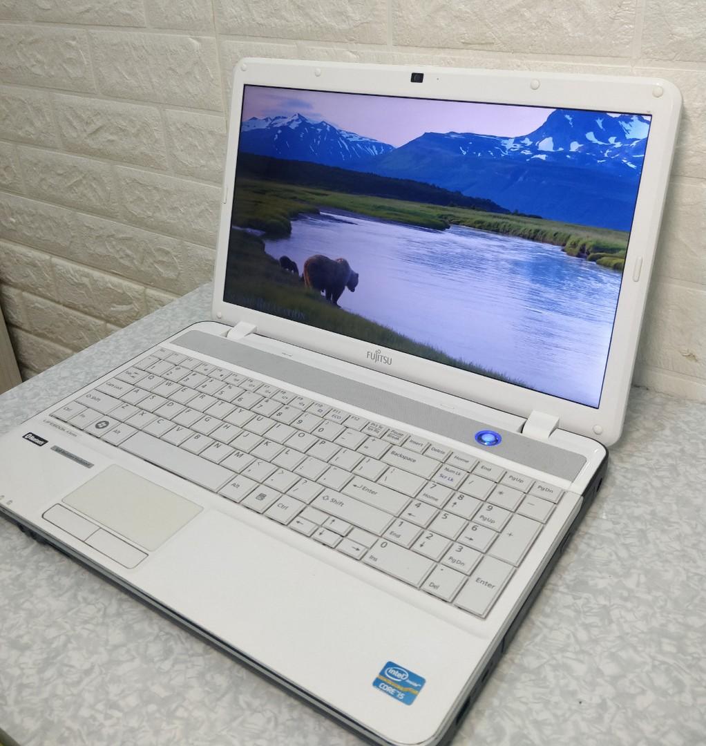 Fujitsu Lifebook i5/ SSD120GB/ RAM 4GB/Windows 10 / HD display