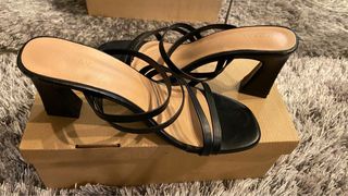 (Kategori: ) berada di . Dikirim oleh preloved1584 (ID iklan 1128853753, Gambar 1). Deskripsi: .