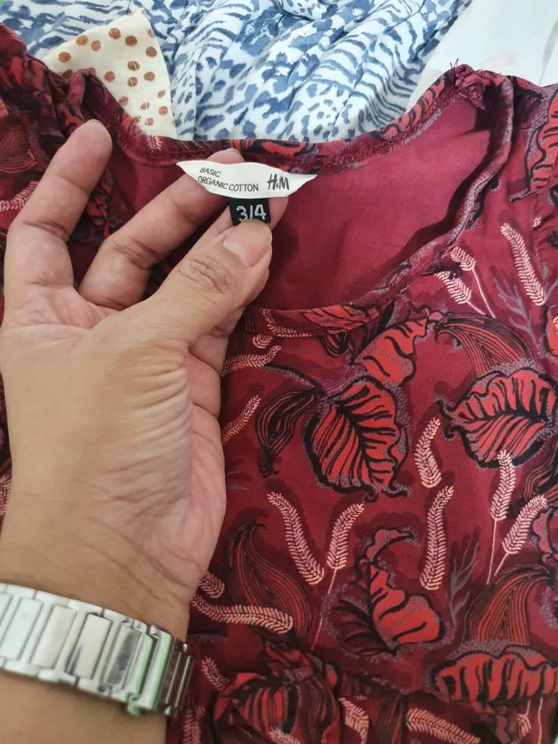 H&M Kids Dress (Category: Babies & Kids Fashion) located in Las Pinas. Submitted by burghat (Listing ID 1123088246, Image 3). Description: ✅ H&M brand overruns but still wearable and affordable. ✅ The blue design is quite big among the dresses, but still ok. ✅ Recommended age 1 to 2 years old until 3. Depends on child's body built ✅ Says 3/4 on tag ✅ Take all 7 for 400 pesos only! ✅ Check last 2 pictures for a hand stitched..