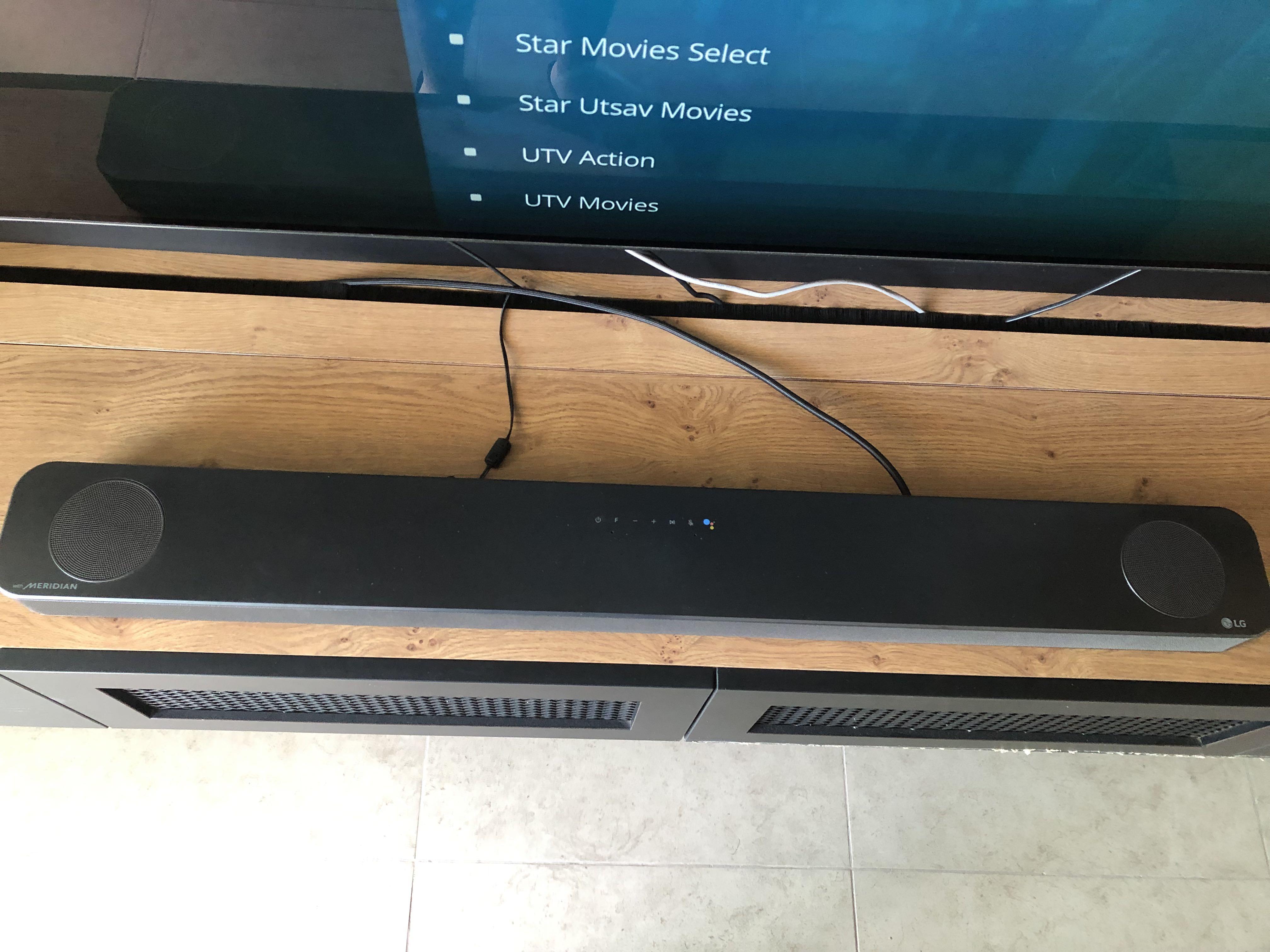 Moving Out Sale LG Soundbar 3.1.2 with freebies