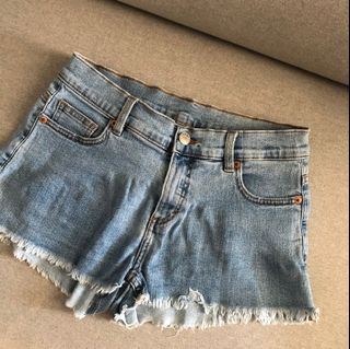 (Category: ) located in . Submitted by heyyy1986 (Listing ID 1128722998, Image 1). Description: .