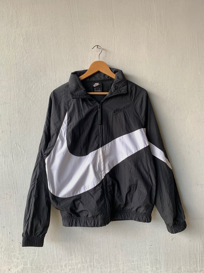 Nike big swoosh on sale windbreaker
