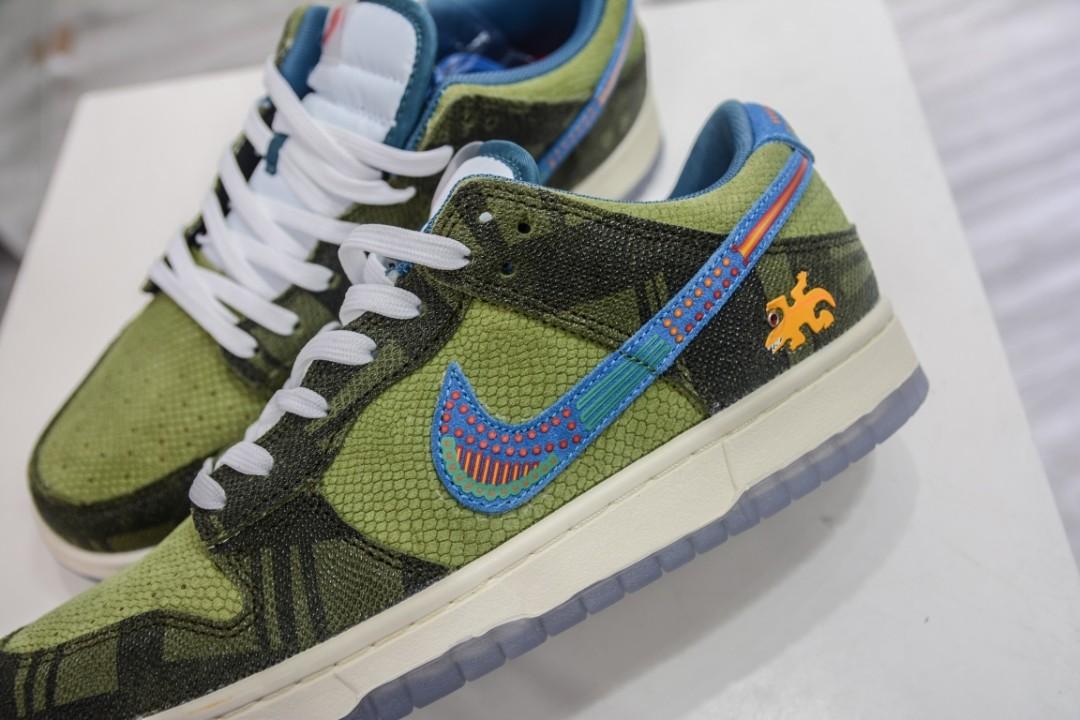 Nike Dunk Low “SiEMPRE Familia” (2021) DO2160-335