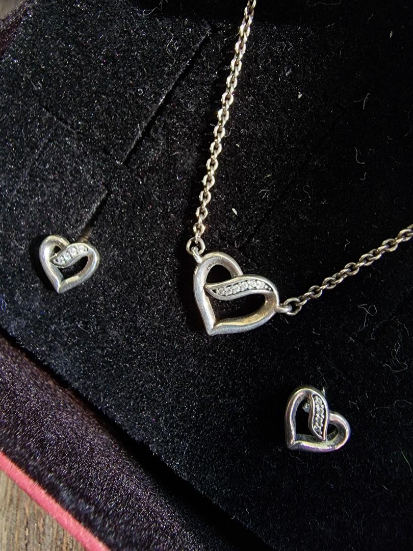 Ribbon of shop love necklace pandora