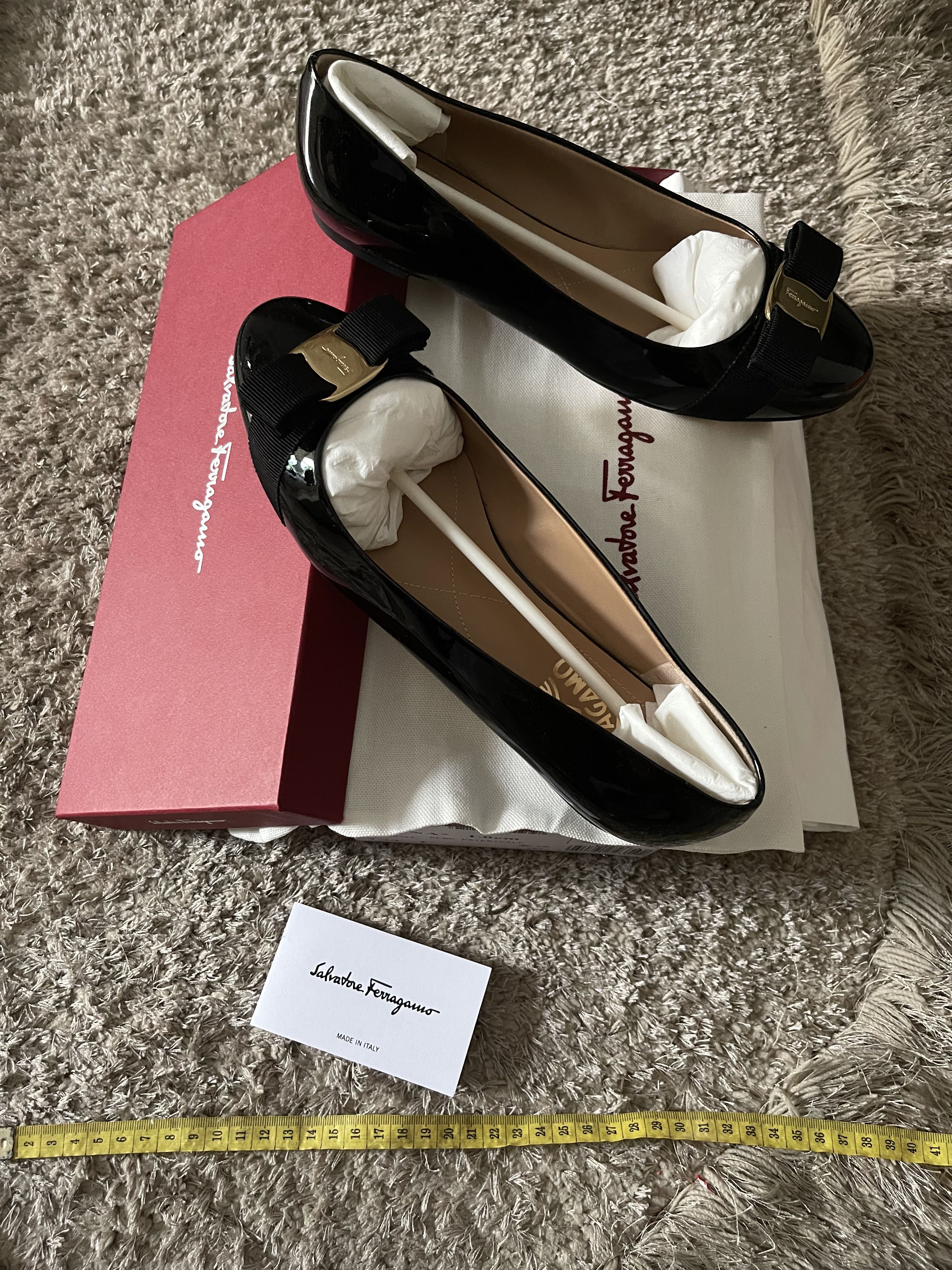 Harga flat shoes shop salvatore ferragamo original