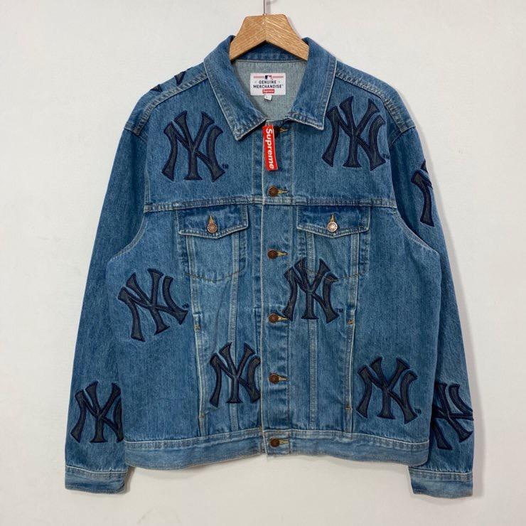 Supreme x New York Yankees Denim Trucker Jacket Washed Blue