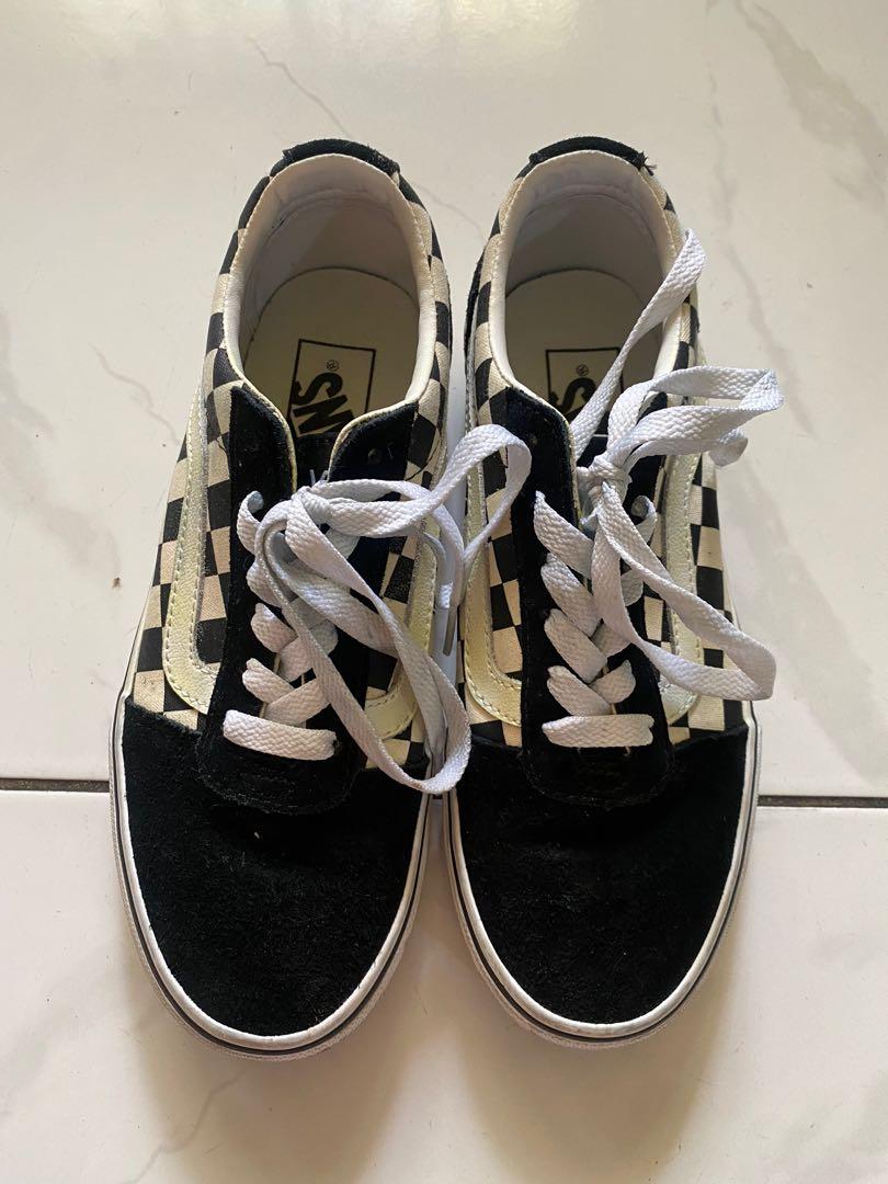 size 6 checkerboard vans