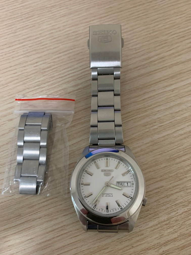 Very very new Seiko 5 36mm automatic watch, Men's Fashion, Watches &  Accessories, Watches on Carousell
