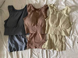 (Category: ) located in . Submitted by shopjnav (Listing ID 1128779627, Image 1). Description: .