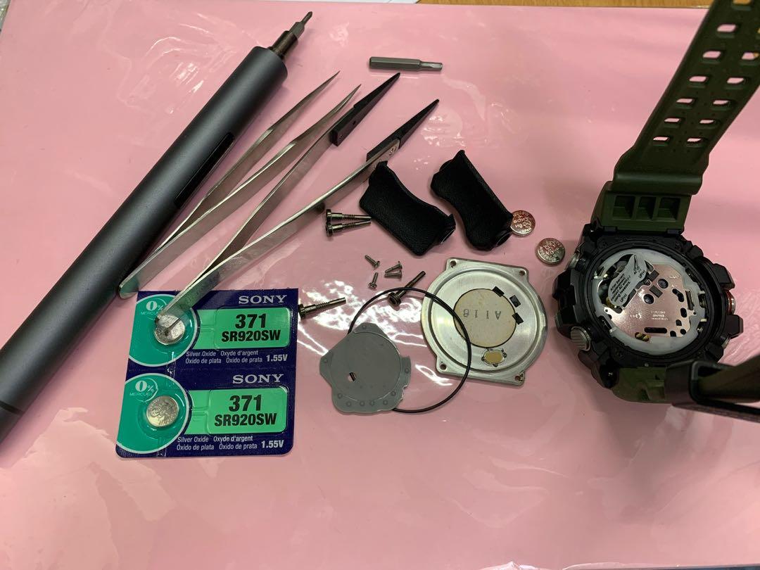正宗專業換電 Casio gshock g-shock 換電 babyg baby-g 深水埗 用心製作 手錶換電池 手錶換電 手錶無電 即換即取 多年經驗 信心十足 ga110 ga-110 ga2100 ga-2100 solar dw6900 dw-6900 dw5600 dw-5600 （分類：手錶）位於 Hong Kong。 由 tel_51717047 提交（商品編號 1123664337，圖片 8）。簡介： 🔧 【專業手錶換電池服務】 🔋 我們專注於高品質、細心、安全的手錶換電服務，讓您的腕錶煥然一新！ ✅ 為何選擇我們？ 100%使用瑞士／日本原廠電池 (Murata前Sony）、Panasonic、Seiko、Renata，品質保證 收費清晰 單電 $40｜雙電 $60（已包含防水圈補油服務） 即場更換，快速取回 無需久等，效率至上 舊電池即時交回 讓您清楚知道更換了哪款電池 專業工具操作，防止刮花 用心處理每一枚手錶 多年經驗，任何品牌皆可處理 無論是 Casio