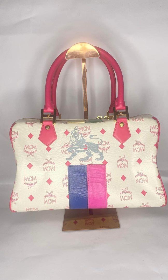 Authentic MCM Visetos Lion Tote Boston Bag (Category: Luxury Bags & Wallets) located in Taguig. Submitted by perperrrro (Listing ID 1123703078, Image 1). Description: No flaws 10/10 condition Ykk zipper MCM munchen brand plate.