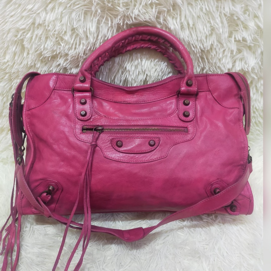 CLASSIC CITY PINK WAY Women's Fashion, Bags & Wallets on Carousell