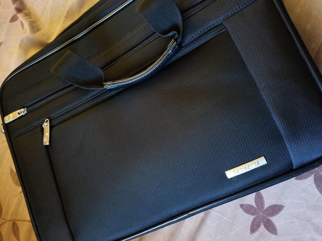 Brand New Samsonite Laptop Bag (Category: Laptop Bags & Sleeves) located in Baguio. Submitted by oftherock (Listing ID 1123656109, Image 3). Description: Brand new Samsonite Laptop bag. Was given as a birthday gift from Canada. I prefer using backpacks for my laptop and tablet than a serious-looking laptop briefcase..