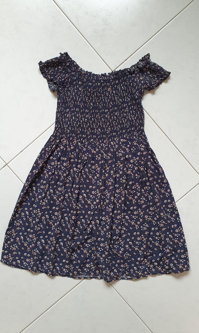 Brandy Melville Caley Dress Women s Fashion Dresses Sets Dresses on Carousell