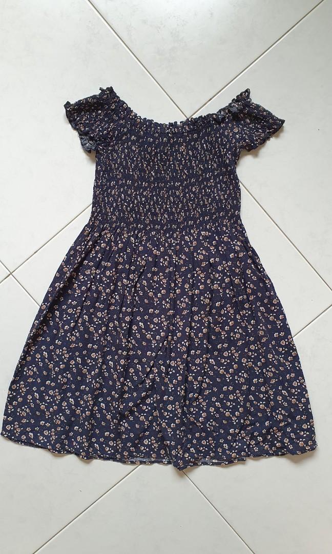 Brandy Melville Caley Dress, Women's Fashion, Dresses & Sets, Dresses on  Carousell