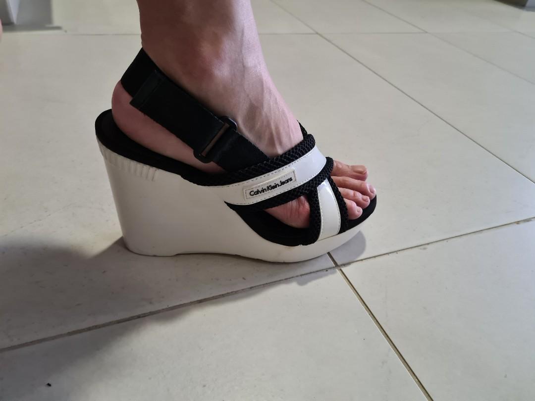 Me too nissa espadrille wedge outlet sandals