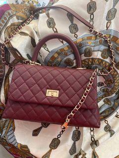 Caviar leather maroon handbag