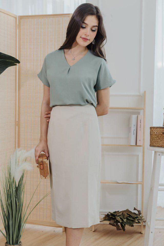 Ivory midi pencil skirt hotsell