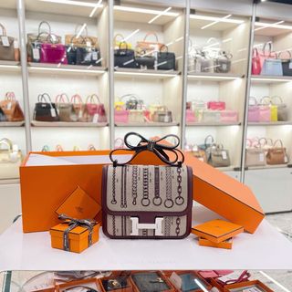 🧡Constance 24🧡 Collection item 2