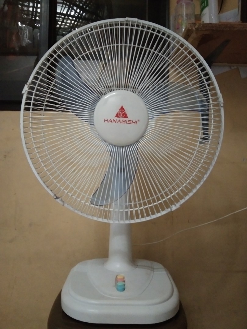 Desk Fan, Furniture & Home Living, Lighting & Fans, Fans on Carousell
