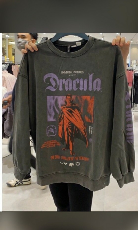 Dracula sweatshirt h&m 2025