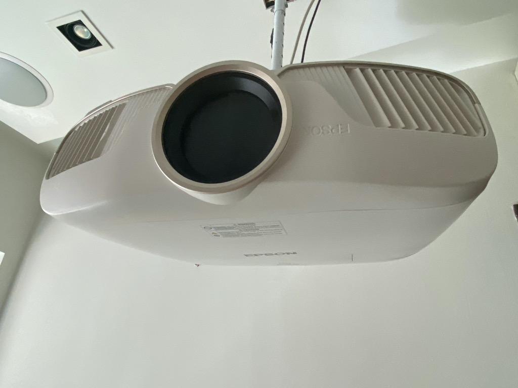 Epson 5040UBe WirelessHD Projector, TV & Home Appliances, TV