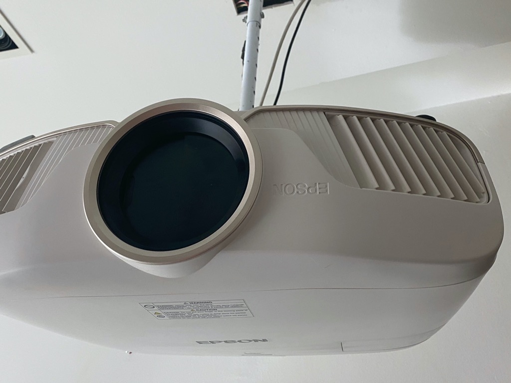 Epson 5040UBe WirelessHD Projector, TV & Home Appliances, TV