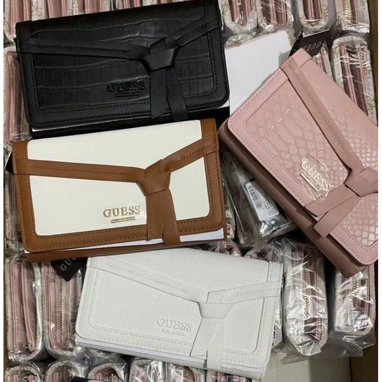 Guess Aurora Blush Pink Wallet, Fesyen Wanita, Tas & Dompet di Carousell