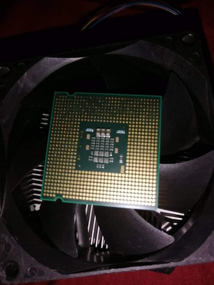 Intel PENTIUM DUAL CORE E2200 (MALAY) with heatsink, Computers & Tech ...