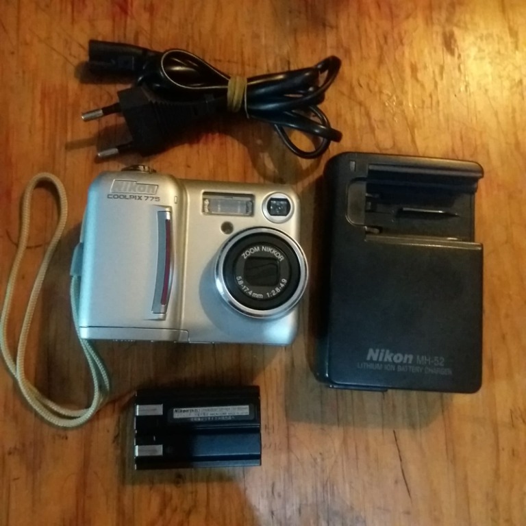 OUTLET 包装 即日発送 代引無料 Nikon COOLPIX775 | asociatiahaero.ro