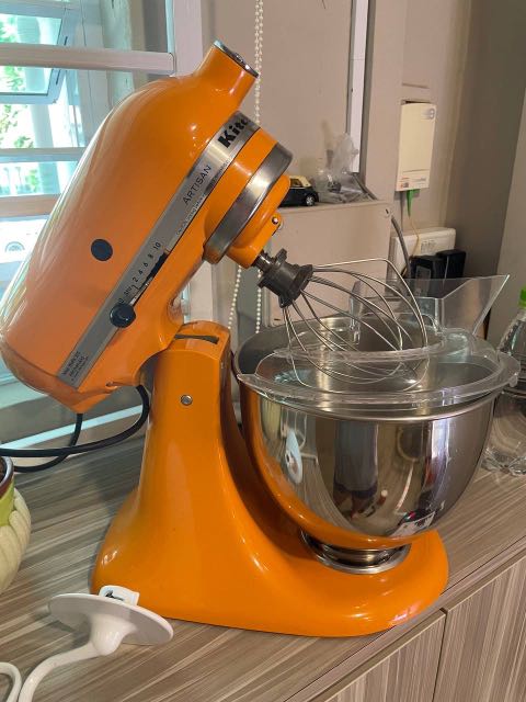 https://media.karousell.com/media/photos/products/2021/11/4/kitchenaid_stand_mixer__transf_1635998019_24013948.jpg