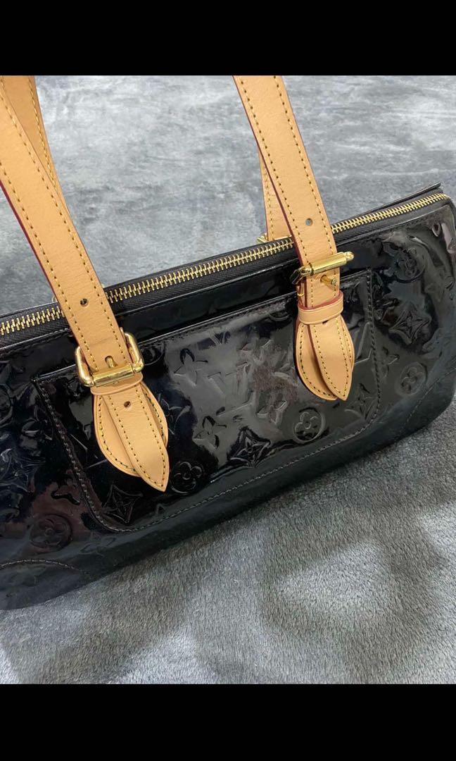 Louise vuitton (Category: Luxury Bags & Wallets) located in Binan City. Submitted by twobananas (Listing ID 1123645871, Image 2). Description: .