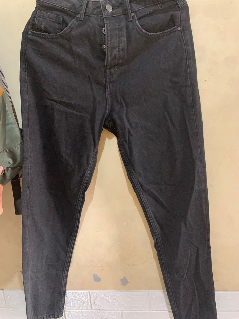 Mom jeans stradivarius, Fesyen Wanita, Pakaian Wanita, Bawahan di