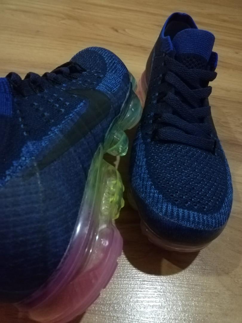 Nike air vapormax flyknit size 4 hot sale