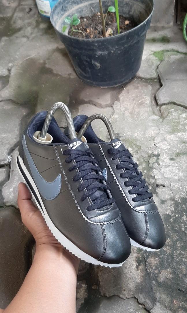 Nike cortez Fesyen Pria Sepatu Sneakers di Carousell