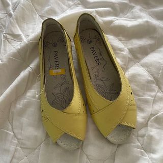 (Category: ) located in . Submitted by shop.declutter (Listing ID 1123604985, Image 1). Description: .