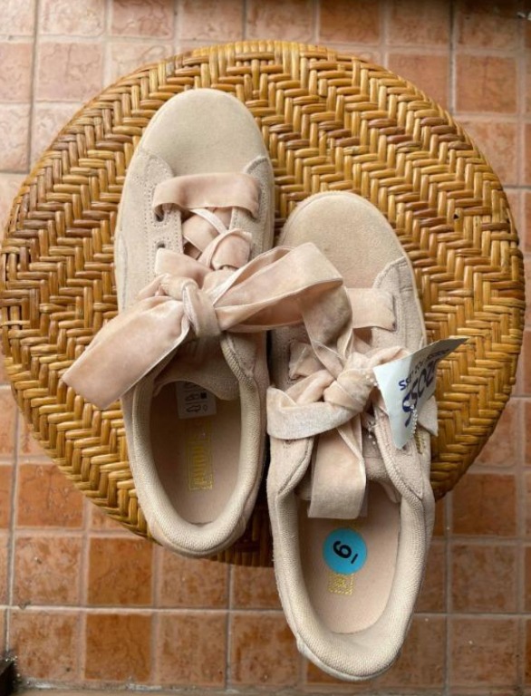 Pink puma clearance shoes with ribbon