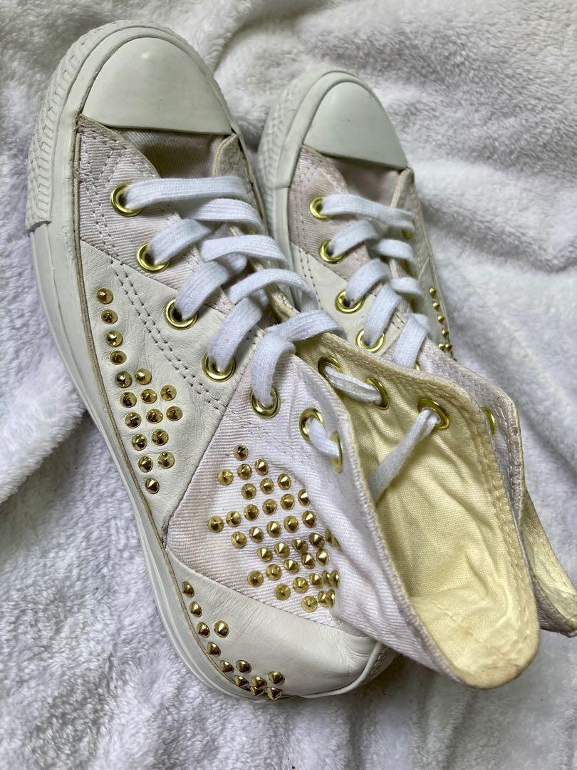 White leather converse with gold studs 2025
