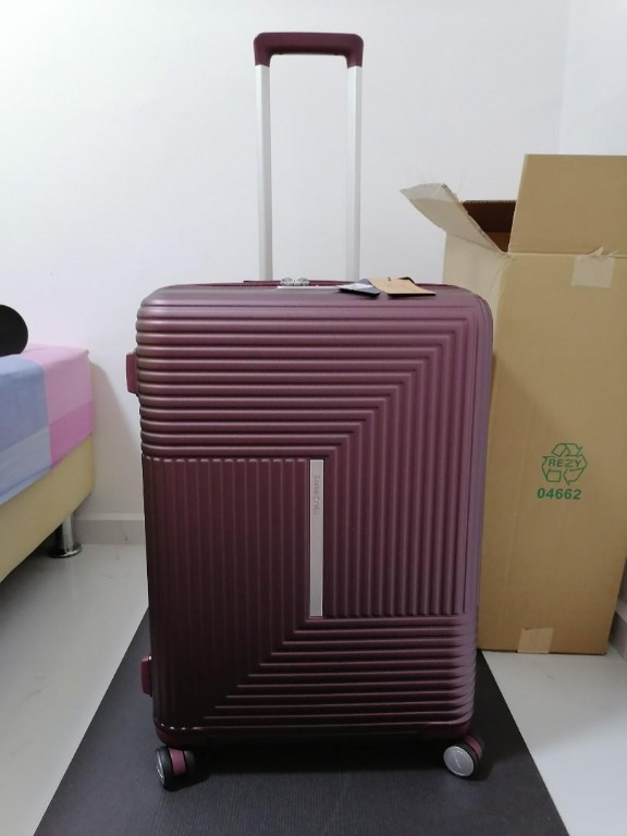 Samsonite prestige spinner 69cm Luggage with built in scale purple