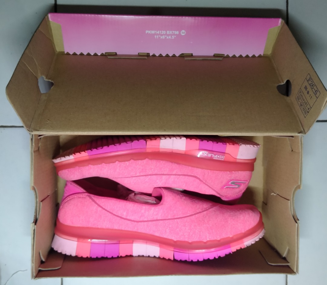 Sepatu merk Skechers go walk size 36 