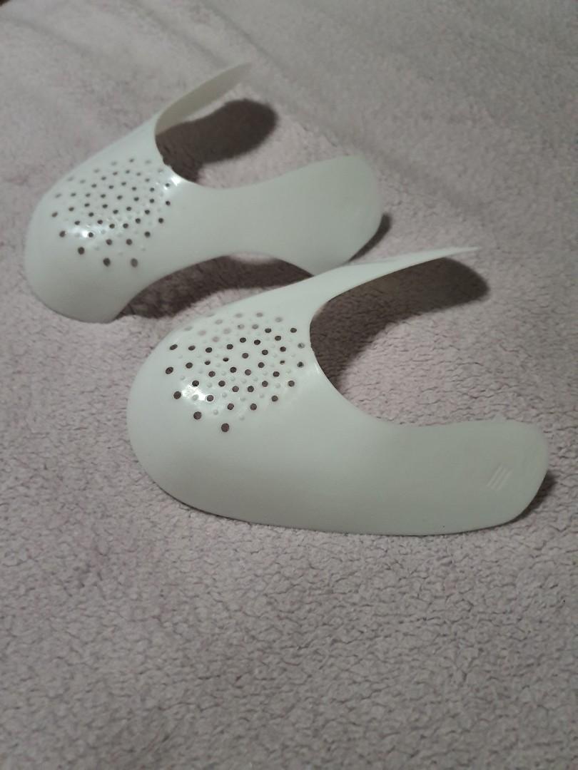 Shoe Shields (Category: Face Masks & Face Shields) located in Singapore. Submitted by limraymund (Listing ID 252152186, Image 5). Description: Universal Shoe Shields Yellow Color White Color Black Color Brand New Size US 6 to US12 (can cut ) For AJ Series is more fit Suggest for half size up of shoe is more comfortable.